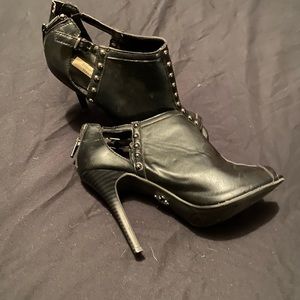 Open toe black bootie by Vera Wang